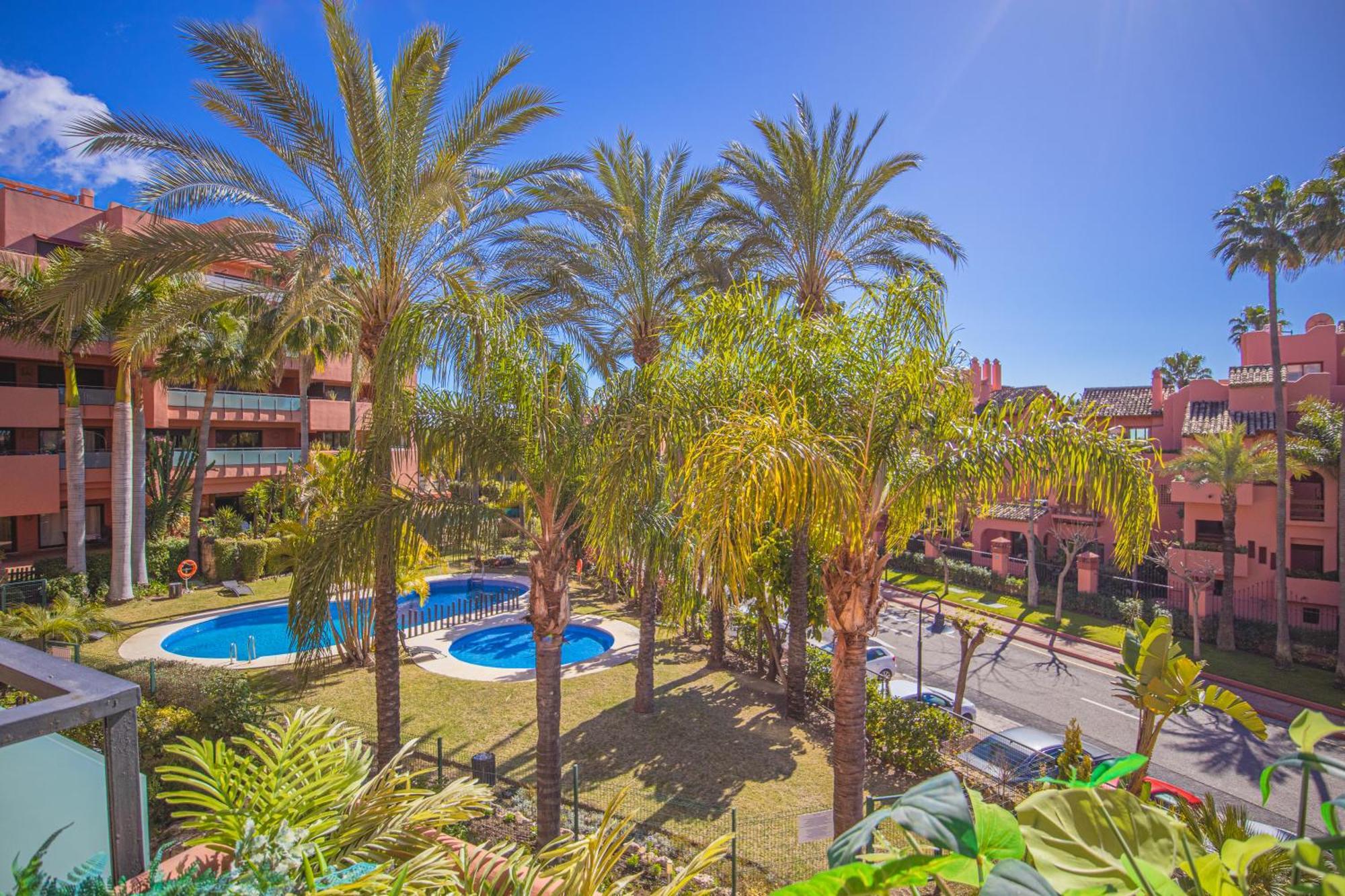Buenti Apartments Estepona Ngoại thất bức ảnh
