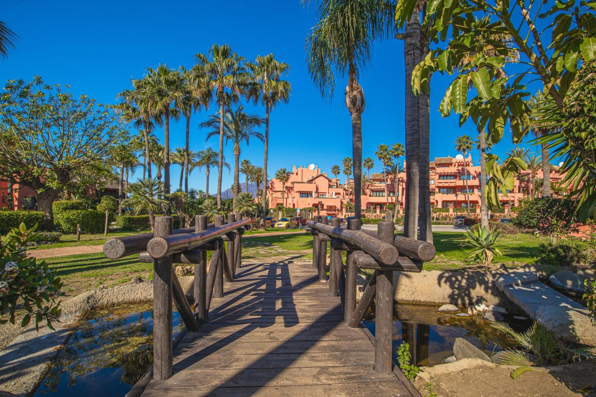 Buenti Apartments Estepona Ngoại thất bức ảnh